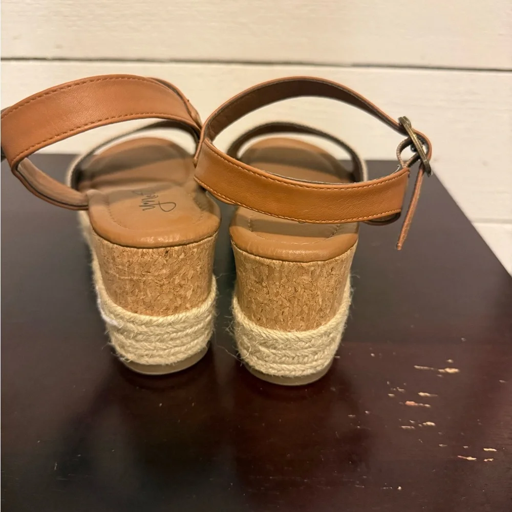 ♥️♥️ Y Not? Espadrille Wedge Sandals Size 7 Tan & Cream